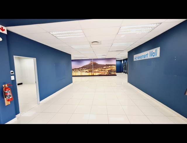 1,485M² WAREHOUSE FOR SALE IN NORTH RIDING